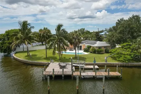 802 25TH Avenue W