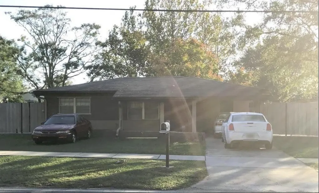 1727 Bonneville Drive Orlando FL 32826