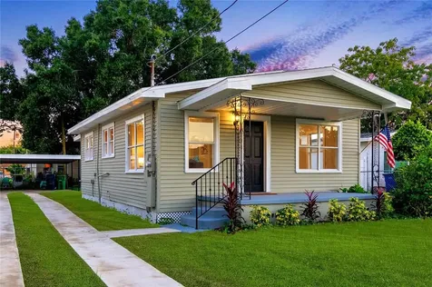 2704 W Leroy Street Tampa FL 33607