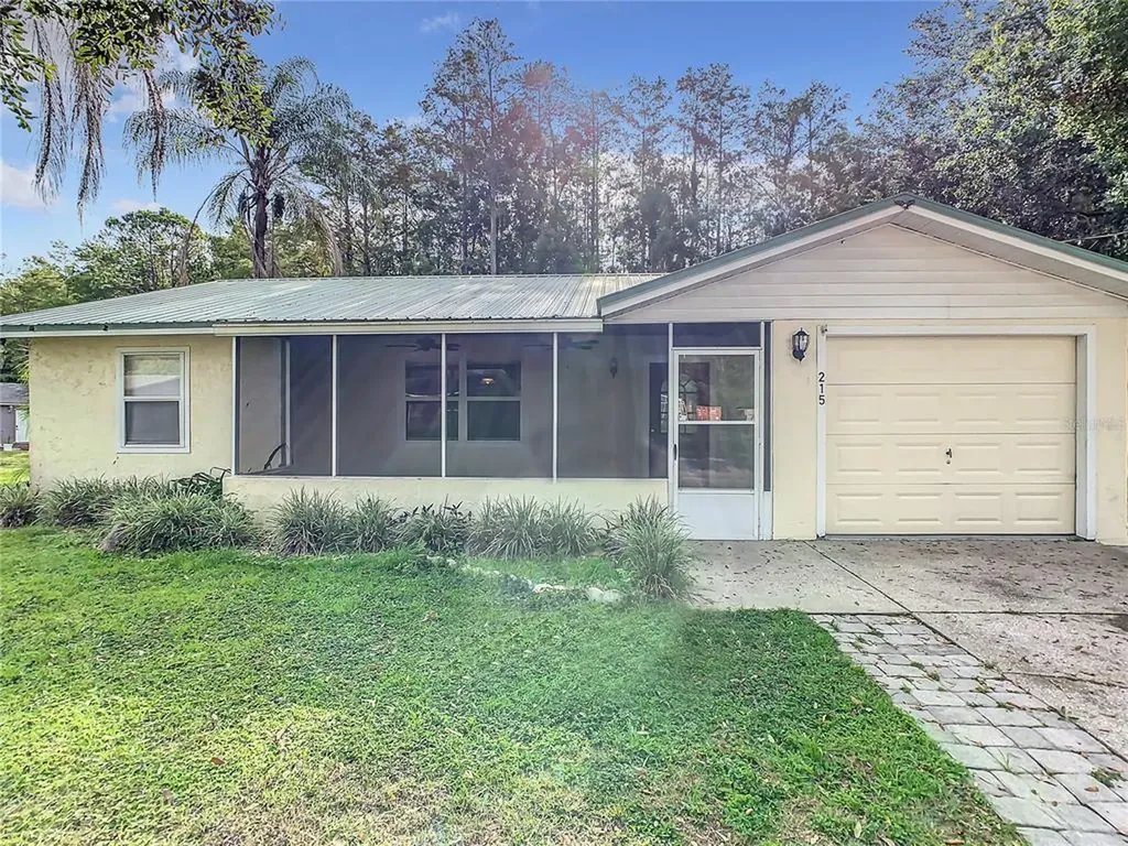 215 Garden Avenue Groveland FL 34736