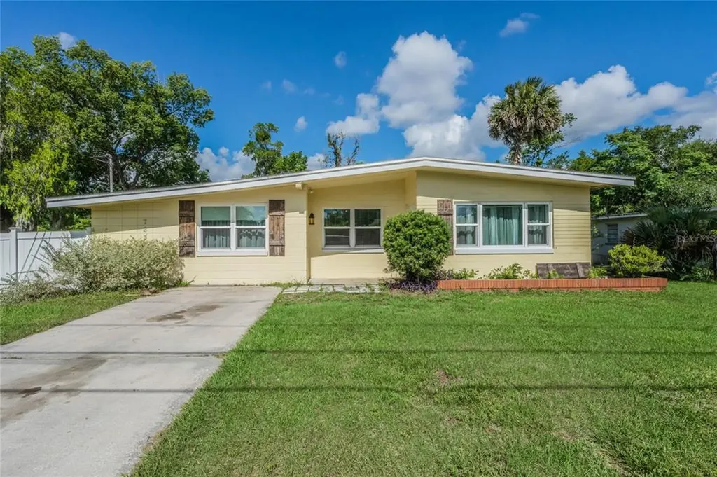 725 N Stone Street Deland FL 32720