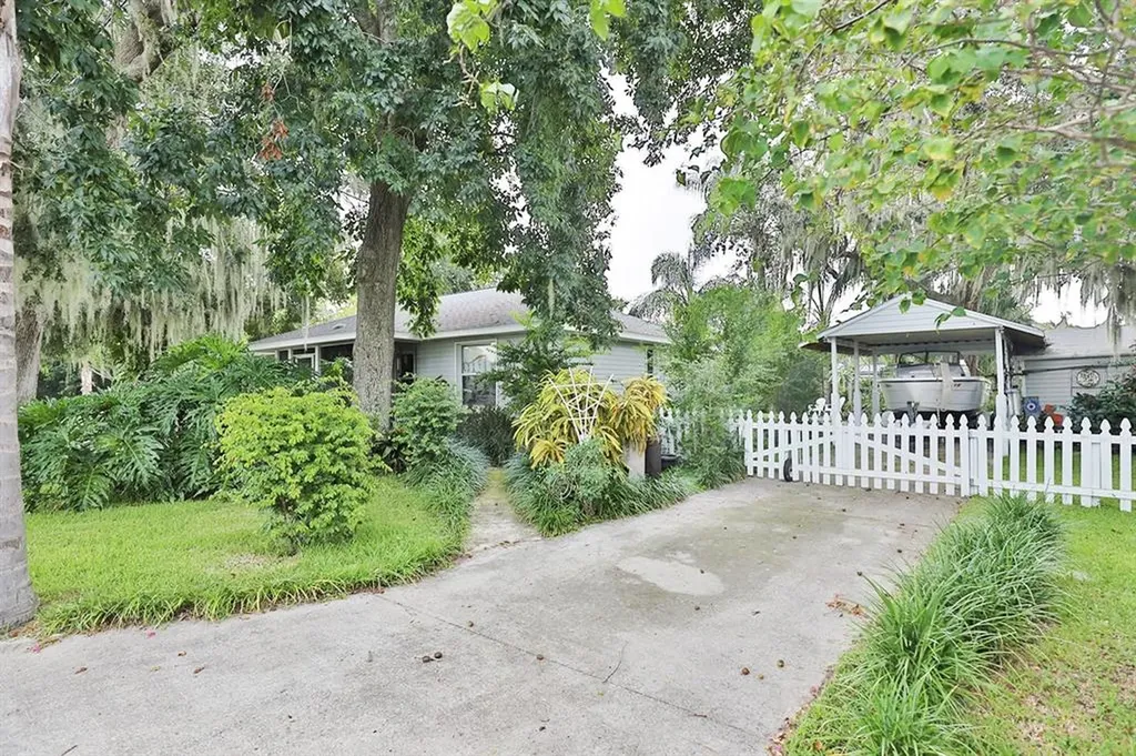 2847 Palm Acres Avenue Lake Wales FL 33898