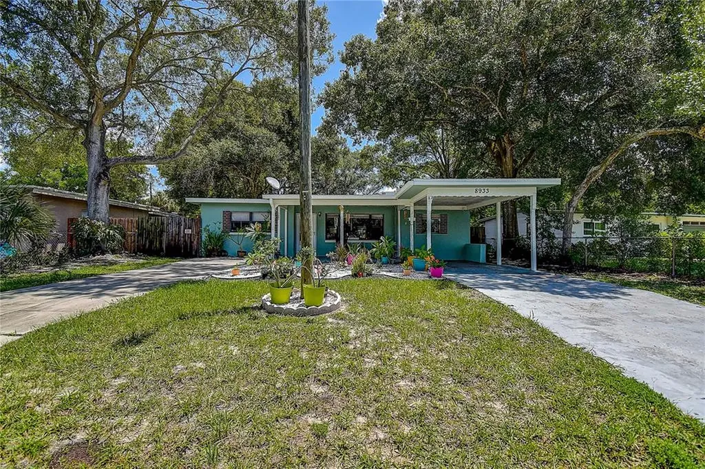 8933 93rd Street Seminole FL 33777