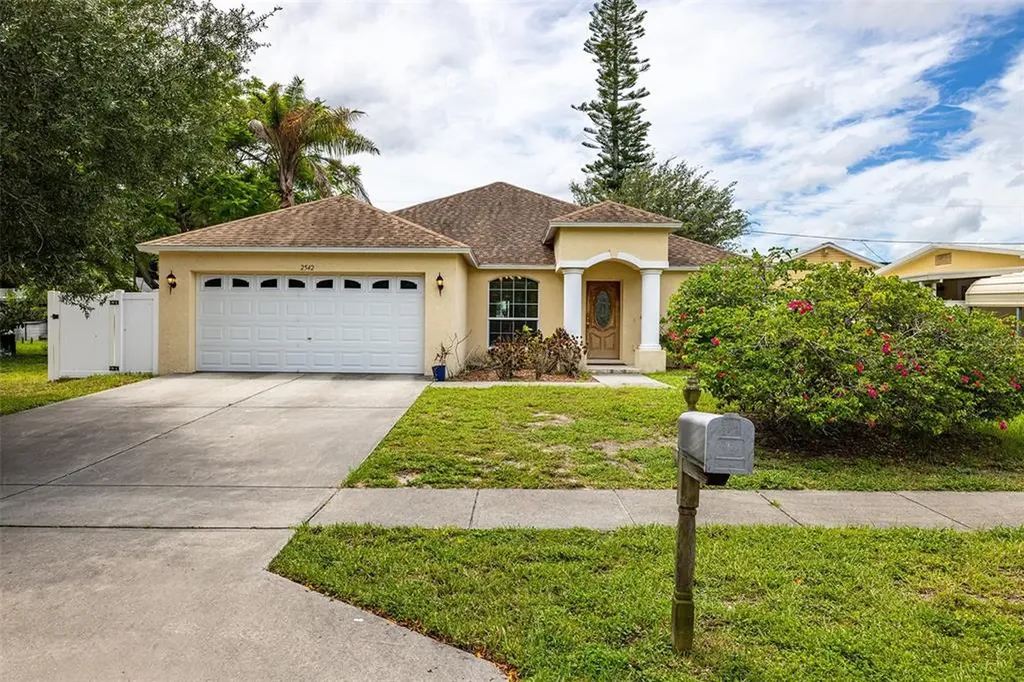 2542 57th Avenue N St Petersburg FL 33714