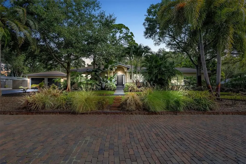6501 4th Avenue N St Petersburg FL 33710