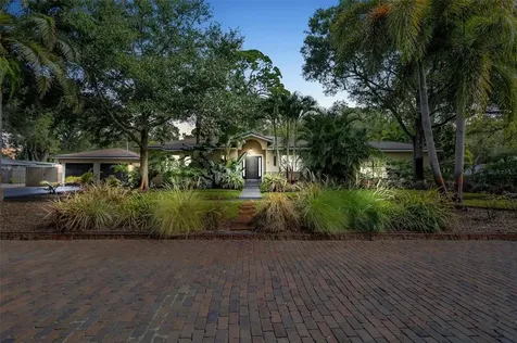 6501 4th Avenue N St Petersburg FL 33710