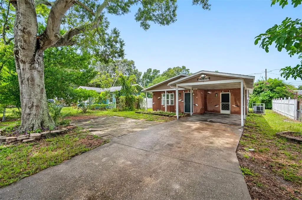 6566 29th Way N St Petersburg FL 33702