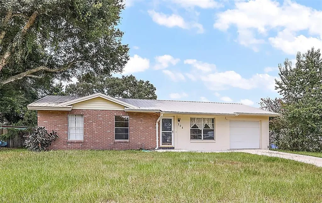 305 W Primrose Lane Lady Lake FL 32159