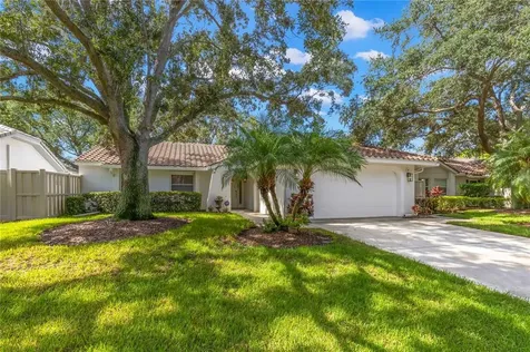 582 Quintana Place NE St Petersburg FL 33703