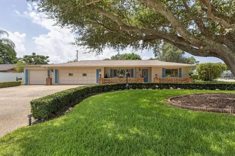 4215 17th Avenue W Bradenton FL 34205