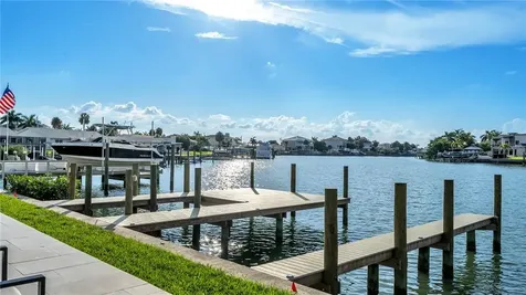 1037 79th Street S St Petersburg FL 33707