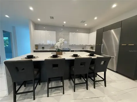 1037 79th Street S St Petersburg FL 33707