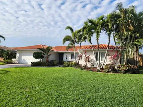 2039 Michigan Avenue NE St Petersburg FL 33703