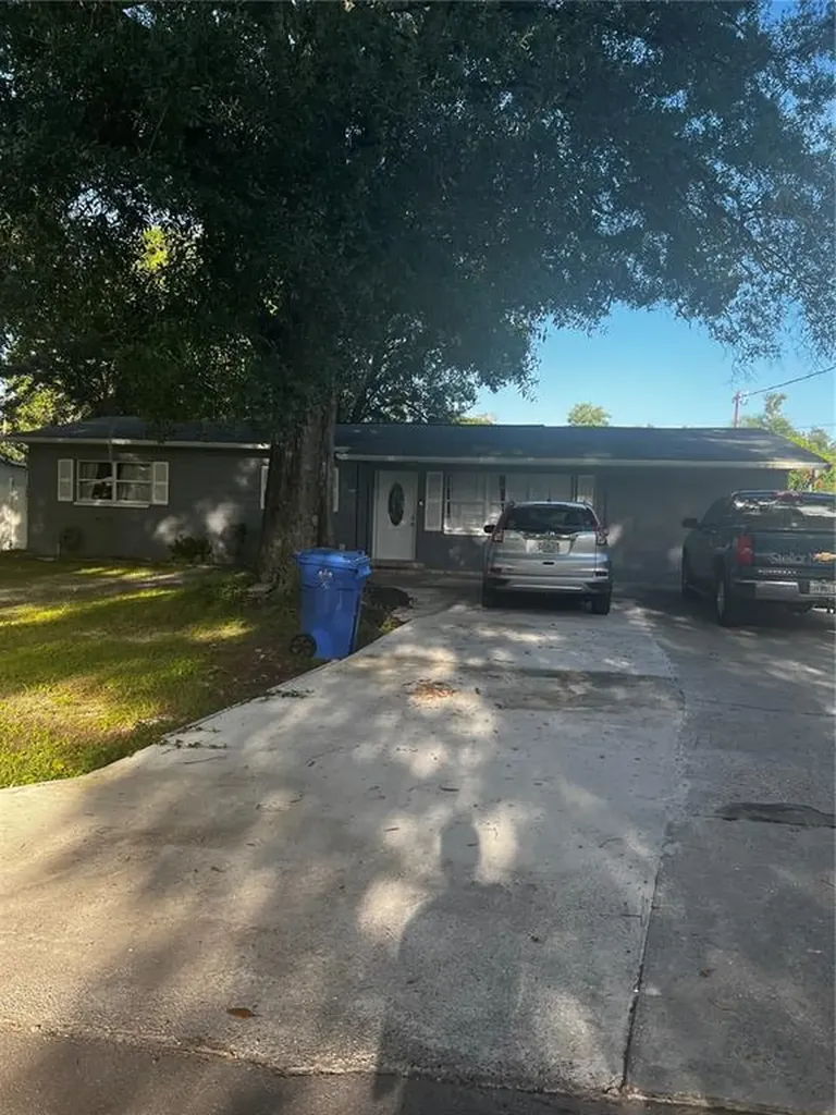 6810 Donald Avenue Tampa FL 33614