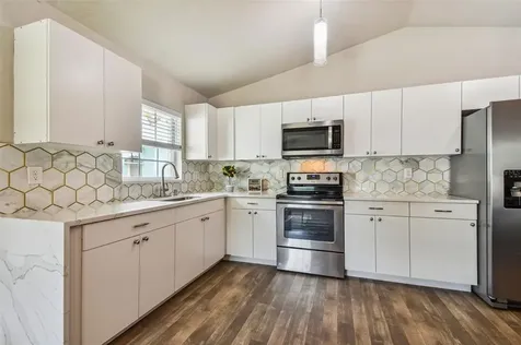 617 13th Avenue S St Petersburg FL 33701