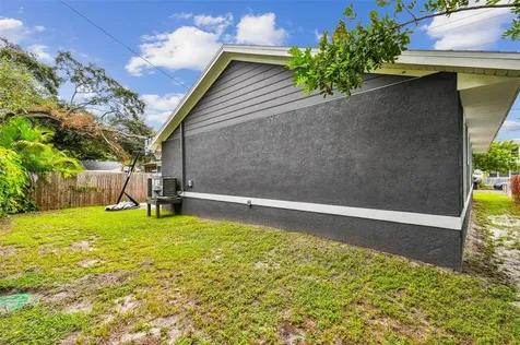 617 13th Avenue S St Petersburg FL 33701