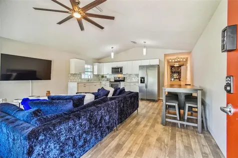 617 13th Avenue S St Petersburg FL 33701