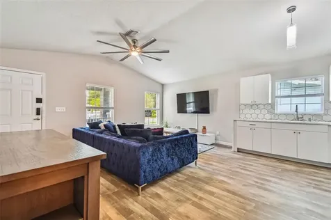 617 13th Avenue S St Petersburg FL 33701