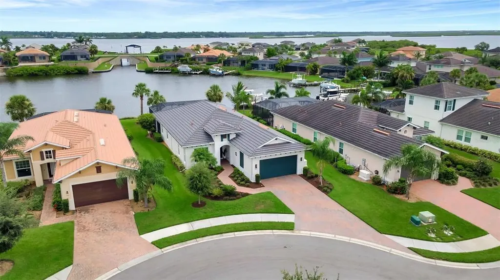 1111 Bearing Court Bradenton FL 34208