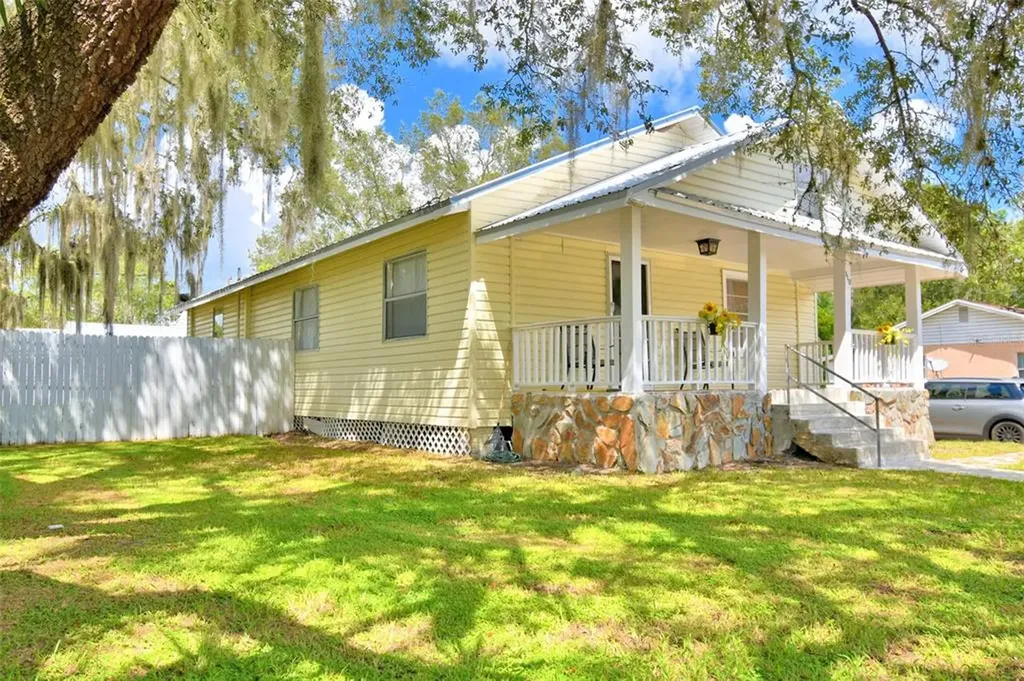 113 N Lake Avenue Avon Park FL 33825