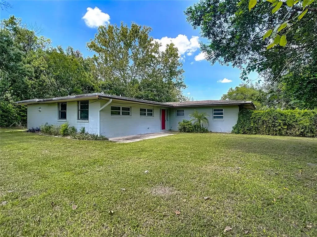 2017 E Lake Drive Casselberry FL 32707