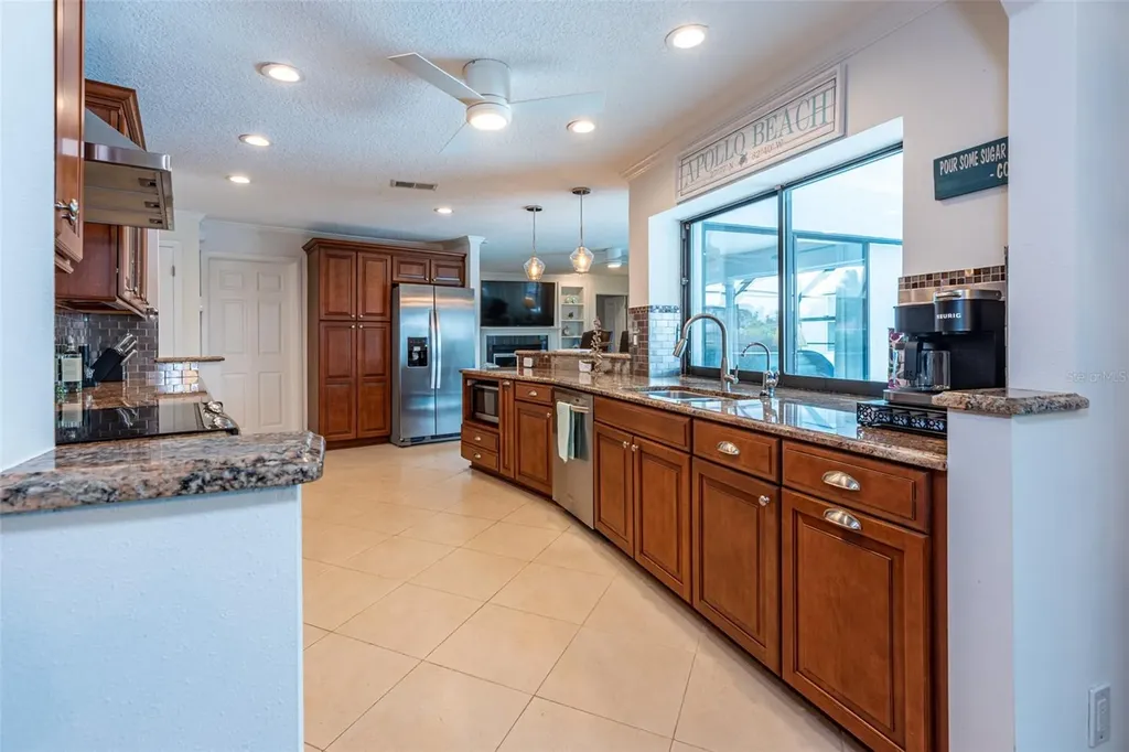 910 Chipaway Drive Apollo Beach FL 33572