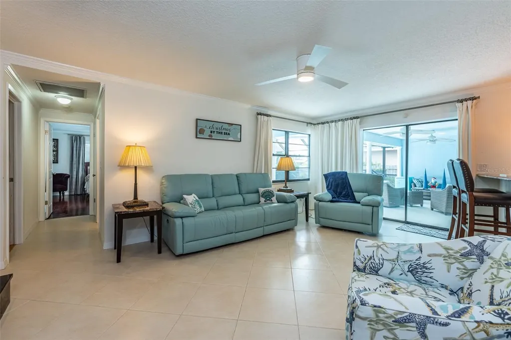 910 Chipaway Drive Apollo Beach FL 33572