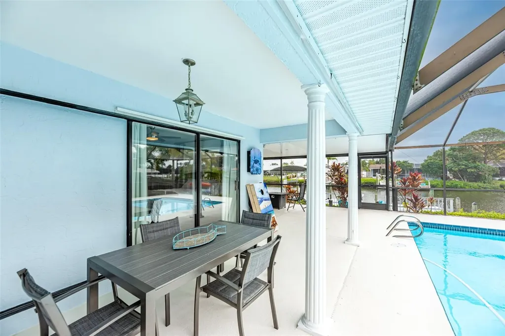 910 Chipaway Drive Apollo Beach FL 33572