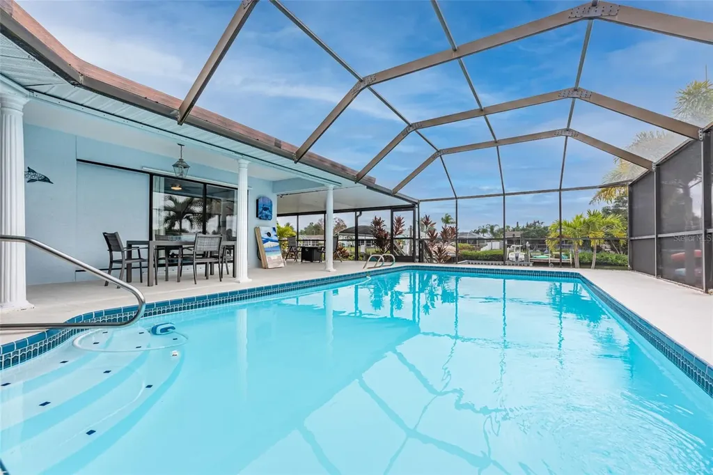 910 Chipaway Drive Apollo Beach FL 33572