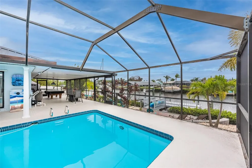 910 Chipaway Drive Apollo Beach FL 33572