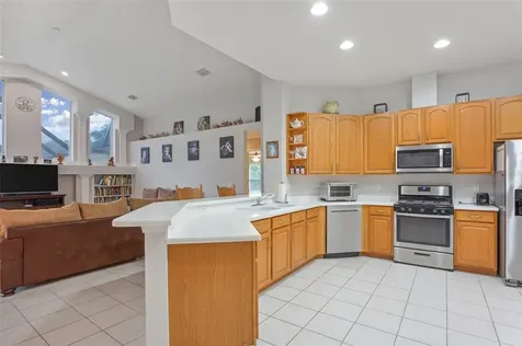 9442 Swift Creek Circle Dover FL 33527
