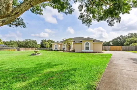 9442 Swift Creek Circle Dover FL 33527