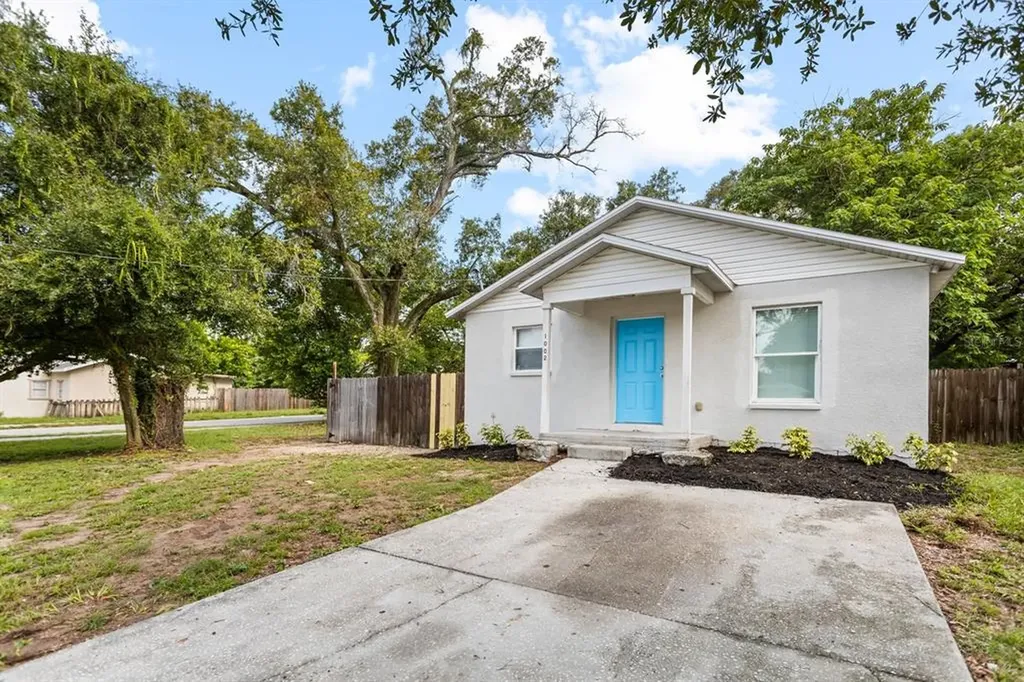 1002 E 108th Avenue Tampa FL 33612