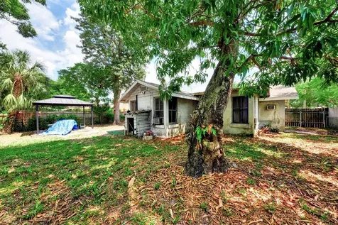 1053 47th Street Sarasota FL 34234