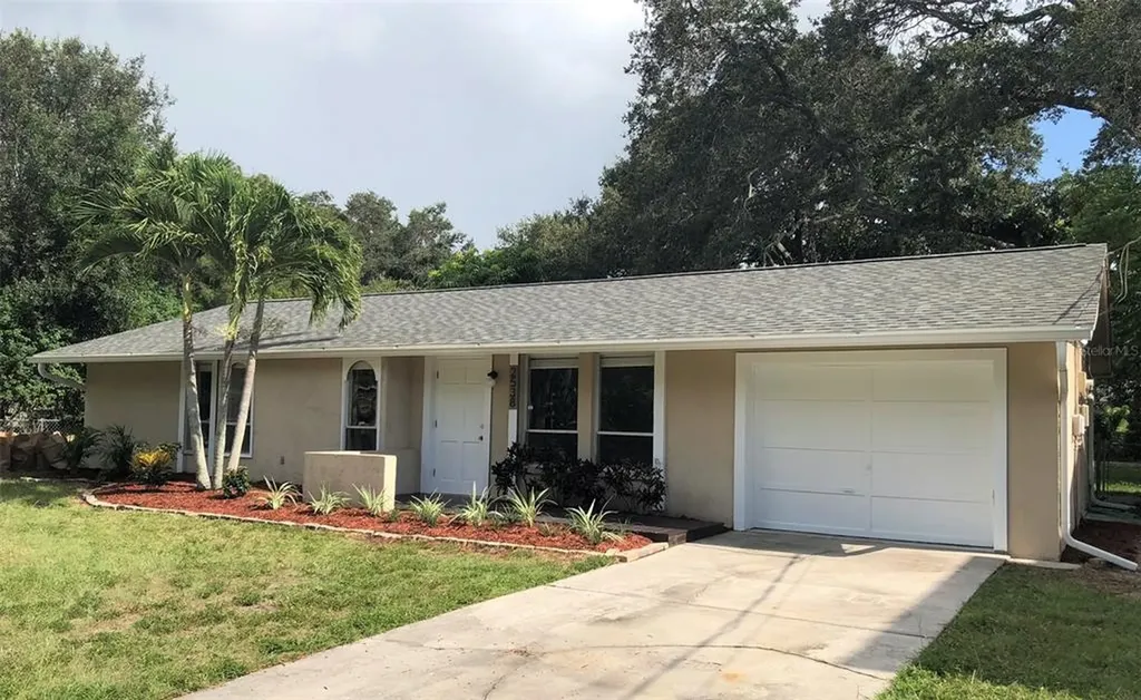 2538 Bay Street Sarasota FL 34237