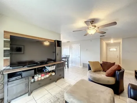 587 Santiago Avenue Orlando FL 32807