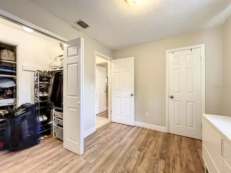 587 Santiago Avenue Orlando FL 32807