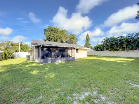 587 Santiago Avenue Orlando FL 32807