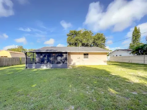 587 Santiago Avenue Orlando FL 32807
