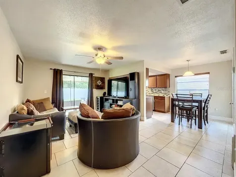 587 Santiago Avenue Orlando FL 32807