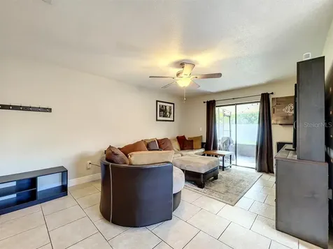 587 Santiago Avenue Orlando FL 32807
