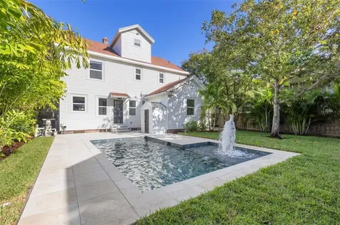 316 8th Avenue NE St Petersburg FL 33701