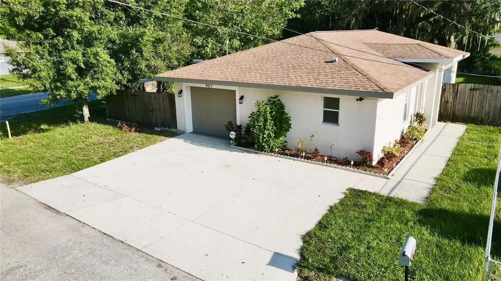 907 28th Avenue Drive E Bradenton FL 34208
