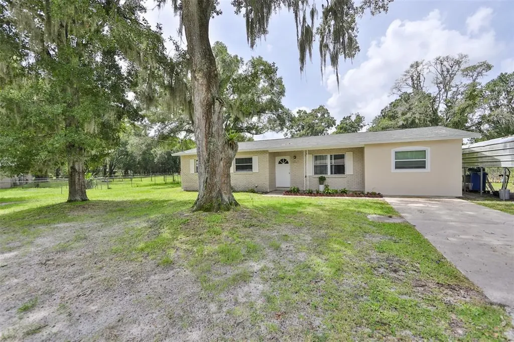 5803 Strauss Loop Plant City FL 33565