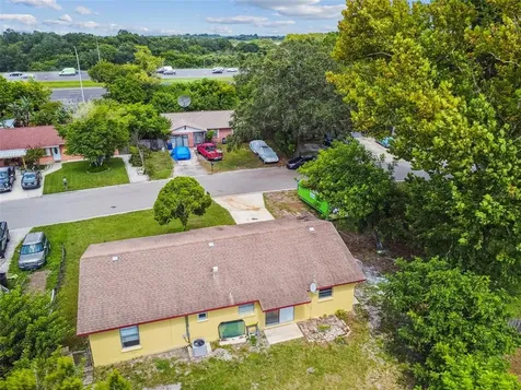 208 67th Street NE Bradenton FL 34208