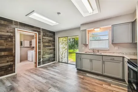 208 67th Street NE Bradenton FL 34208