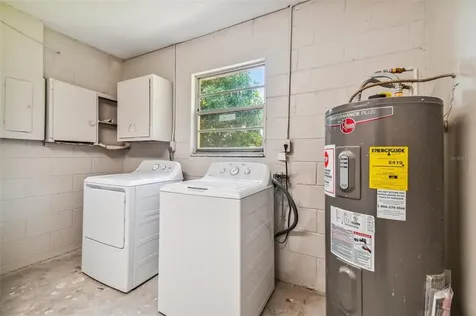208 67th Street NE Bradenton FL 34208