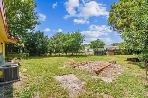 208 67th Street NE Bradenton FL 34208