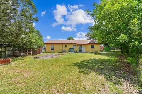 208 67th Street NE Bradenton FL 34208