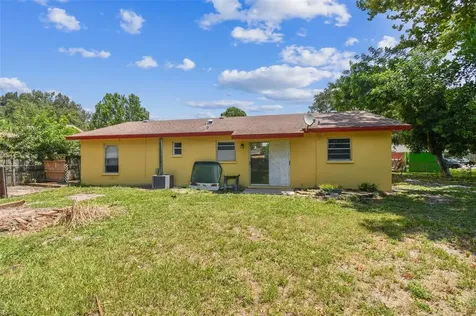 208 67th Street NE Bradenton FL 34208